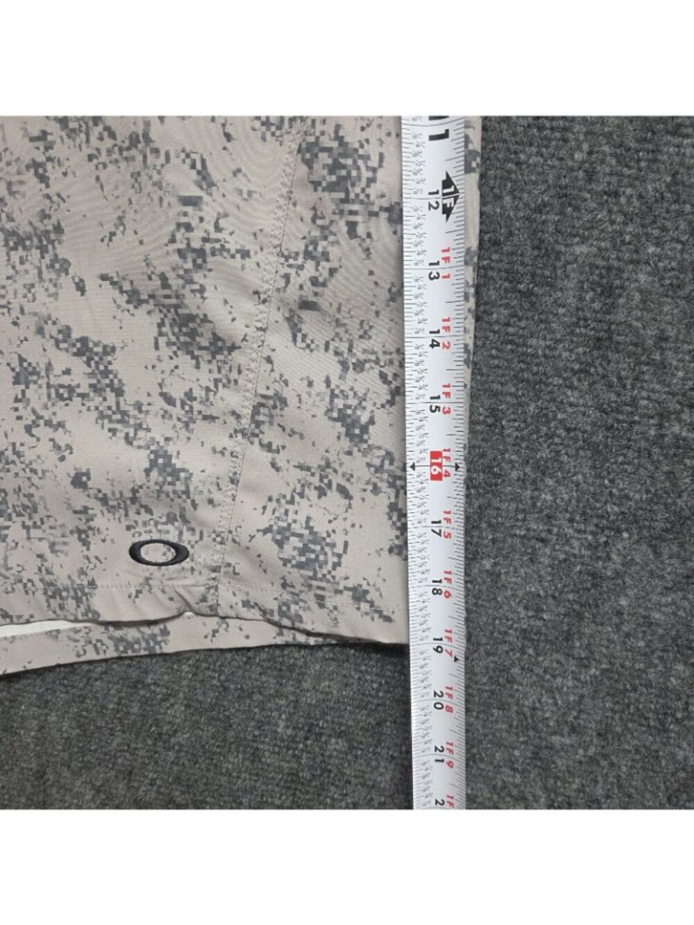 Oakley Shorts Mens 34 Reduct Digi Camo Hybrid Golf Short Casual NWOT - Picture 6 of 14